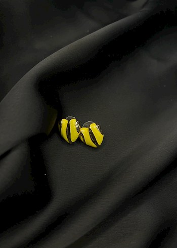 Beden Sarı Çizgili Mini Piliseli Küpe