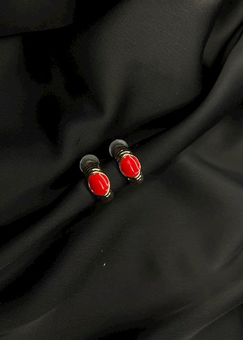 Diğer Kırmızı Boncuklu Minimalist Mini Küpe