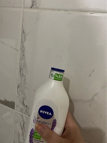 Nivea Yarım