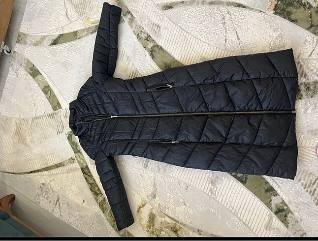 LCW Siyah Şişme Mont 40