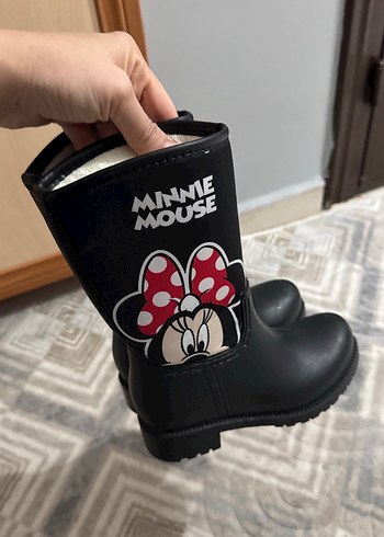 Kız Çocuk Minnie Mouse Desenli Kürklü Bot - Görsel 4