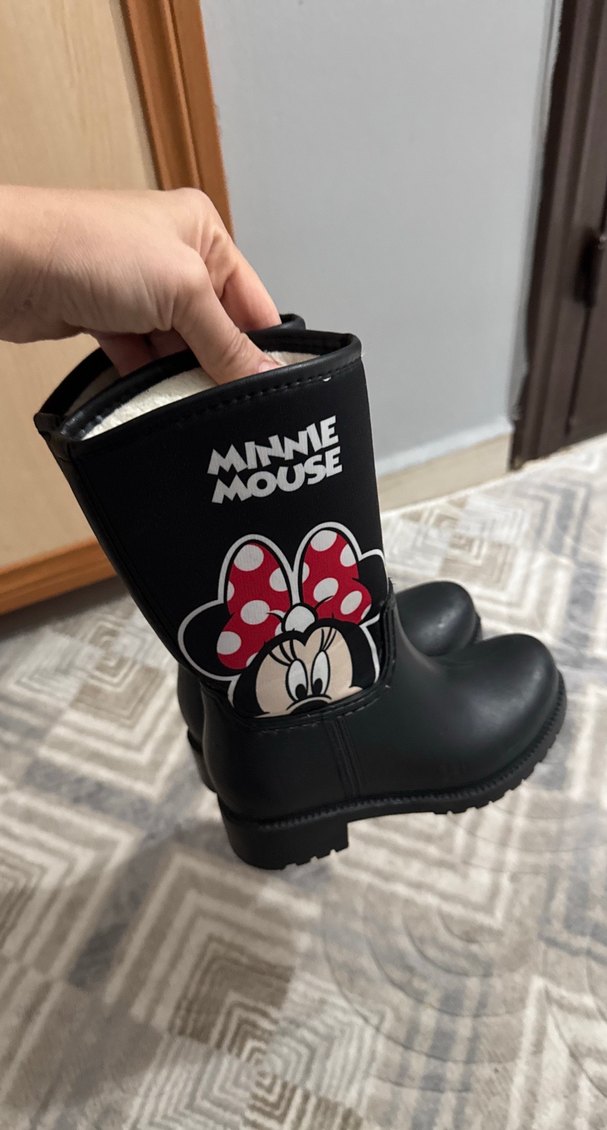 Kız Çocuk Minnie Mouse Desenli Kürklü Bot - Görsel 4
