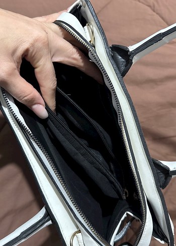 Beyaz Siyah Kapitone Deri Chanel Çanta - Görsel 2