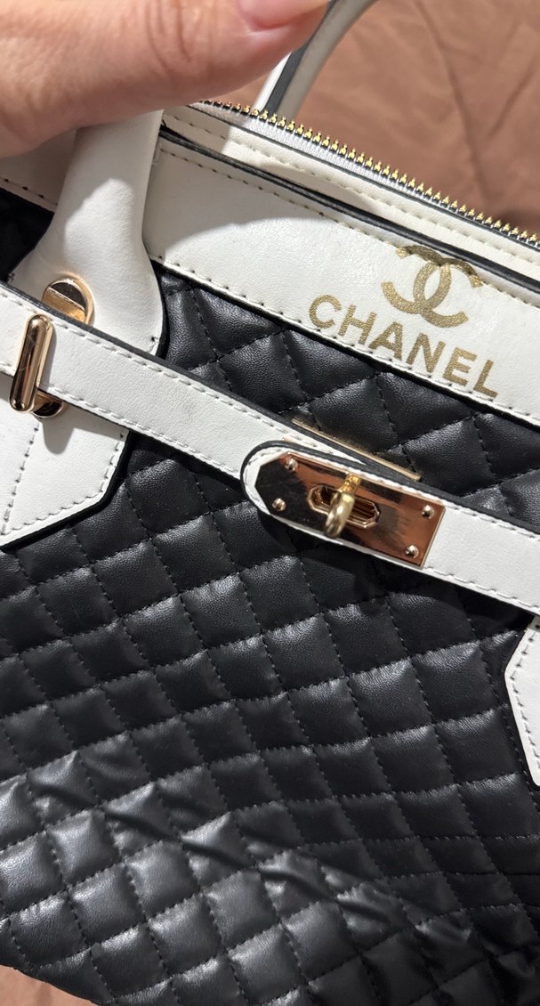 Beyaz Siyah Kapitone Deri Chanel Çanta - Görsel 3