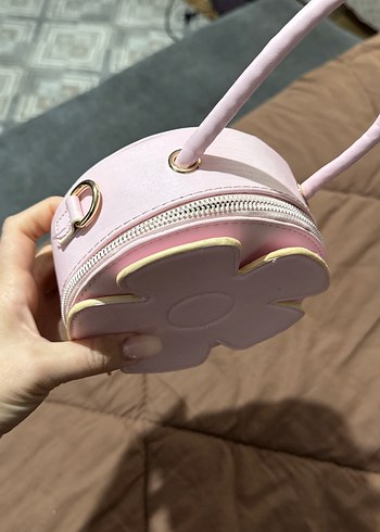 Beyaz Deri Çiçek Desenli Kadın Çantası - Görsel 2