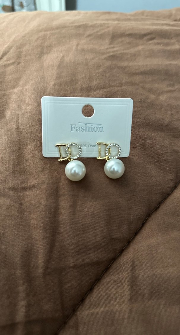 Mini Beyaz Boncuklu Kadın Küpe - Görsel 2