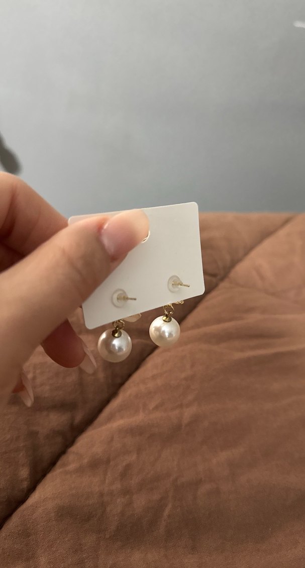 Mini Beyaz Boncuklu Kadın Küpe - Görsel 3