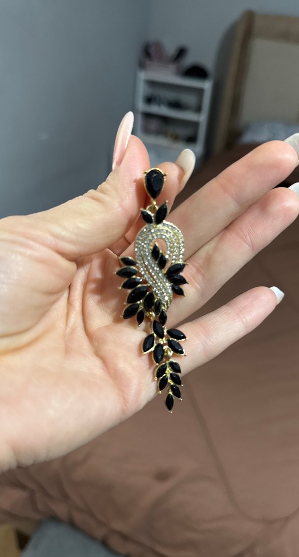 Uzun Siyah Yılan Desenli Payetli Küpe - Görsel 2