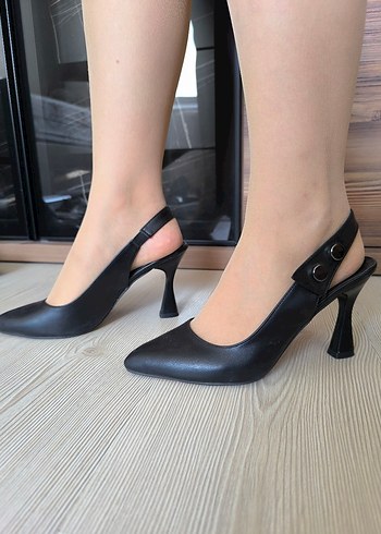 Klasik Siyah Stiletto Topuklu Kadın Ayakkabı