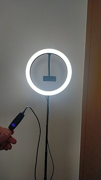 Işıklı pratik telefon tutucu