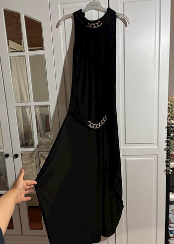 Zincir Detaylı Siyah Uzun Kadın Elbise