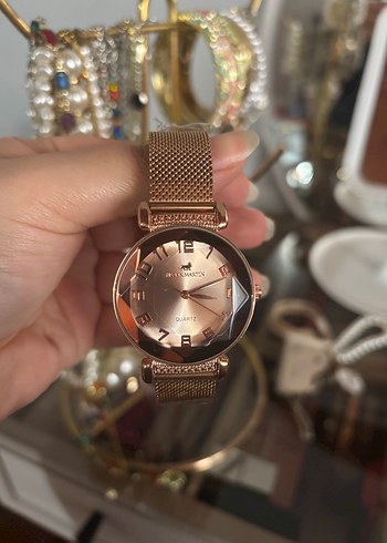 Altın Renkli Klasik Kadın Kol Saati - Görsel 2