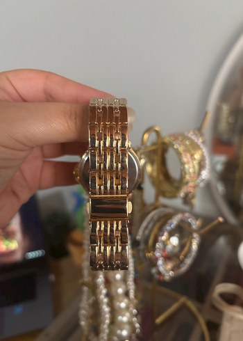 Altın Renk Zincir Detaylı Kadın Saati - Görsel 2