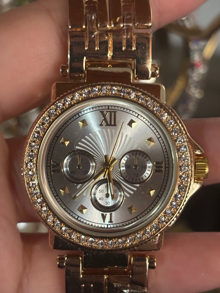 Altın Renk Zincir Detaylı Kadın Saati - Görsel 3