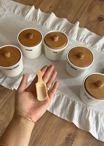 Beyaz Seramik Baharat Kavanozları Ahşap Kapaklı - Görsel 2