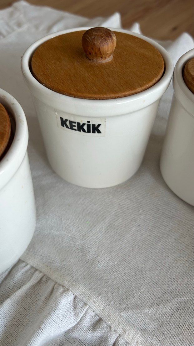 Beyaz Seramik Baharat Kavanozları Ahşap Kapaklı - Görsel 3
