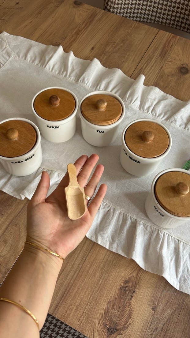 Beyaz Seramik Baharat Kavanozları Ahşap Kapaklı - Görsel 2