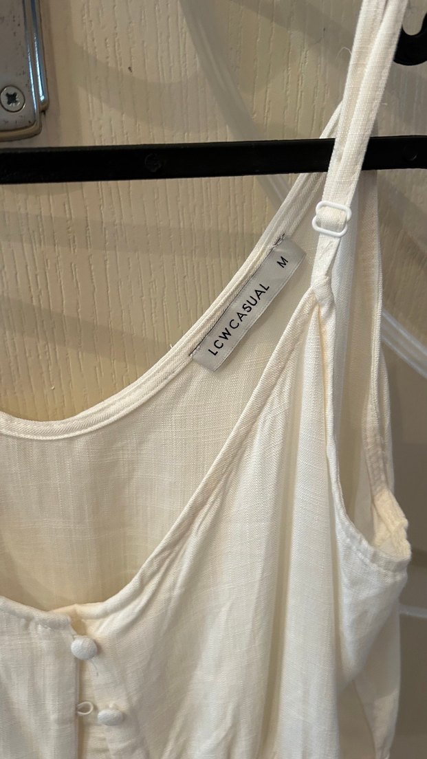 Düğmeli, V Yakalı Kolsuz Keten Bluz - Görsel 3