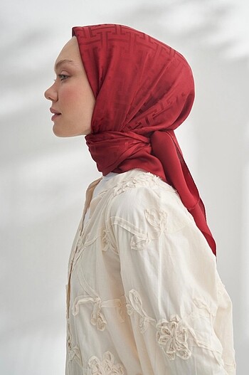 T Desen Bordo Eşarp