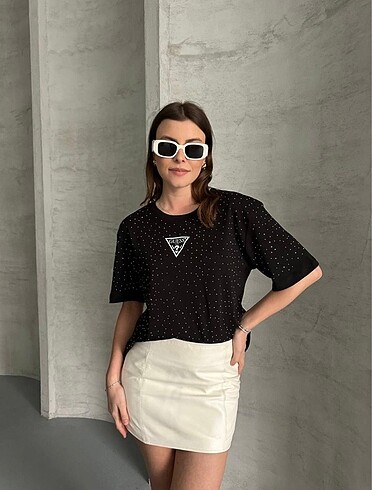 m Beden Guess tshirt