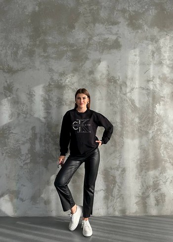 Siyah Deri Baskılı Kadın Sweatshirt