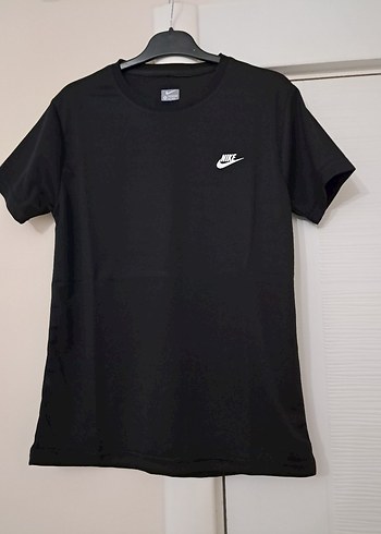 Nike Siyah Erkek Tişört KAMPANYALI ÜRÜN