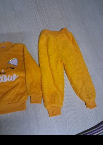 Kız Çocuk Sarı Peluş Sweatshirt ve Eşofman Takımı - Görsel 3