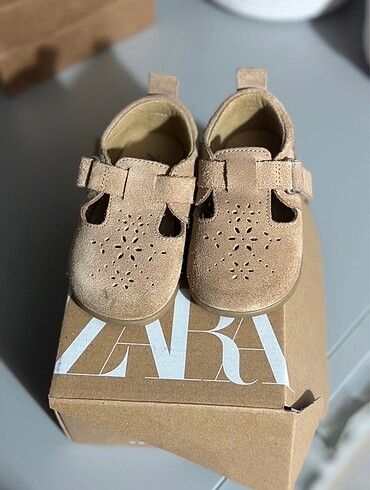 Zara bebek sandalet