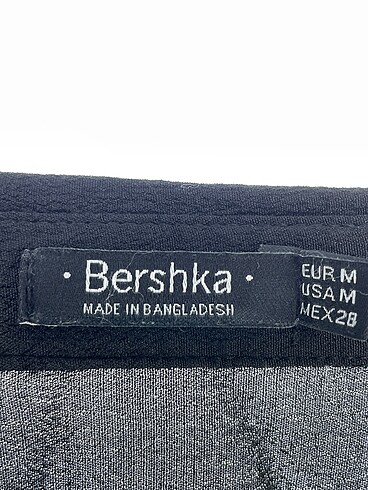 m Beden siyah Renk Bershka Gömlek %70 İndirimli.