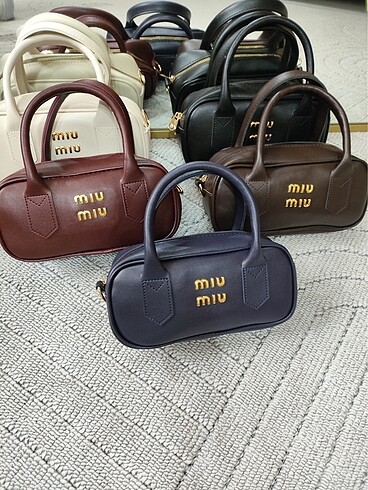 Miu Miu Miu askılı çapraz çanta
