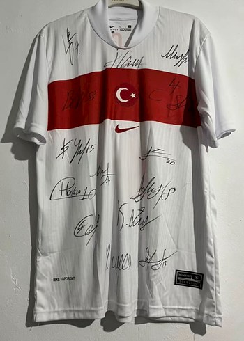 Türkiye imzalı forma