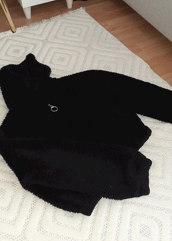 Zara Siyah Kürklü Kadın Polar Ceket