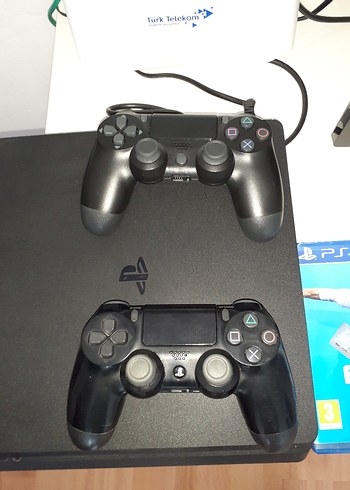 Beden PlayStation 4 Konsol ve 3 Oyun Paketi