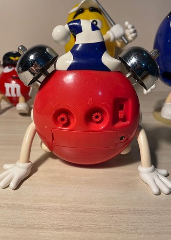 Renkli M&M's Aksiyon Figürleri ve Saat - Görsel 6