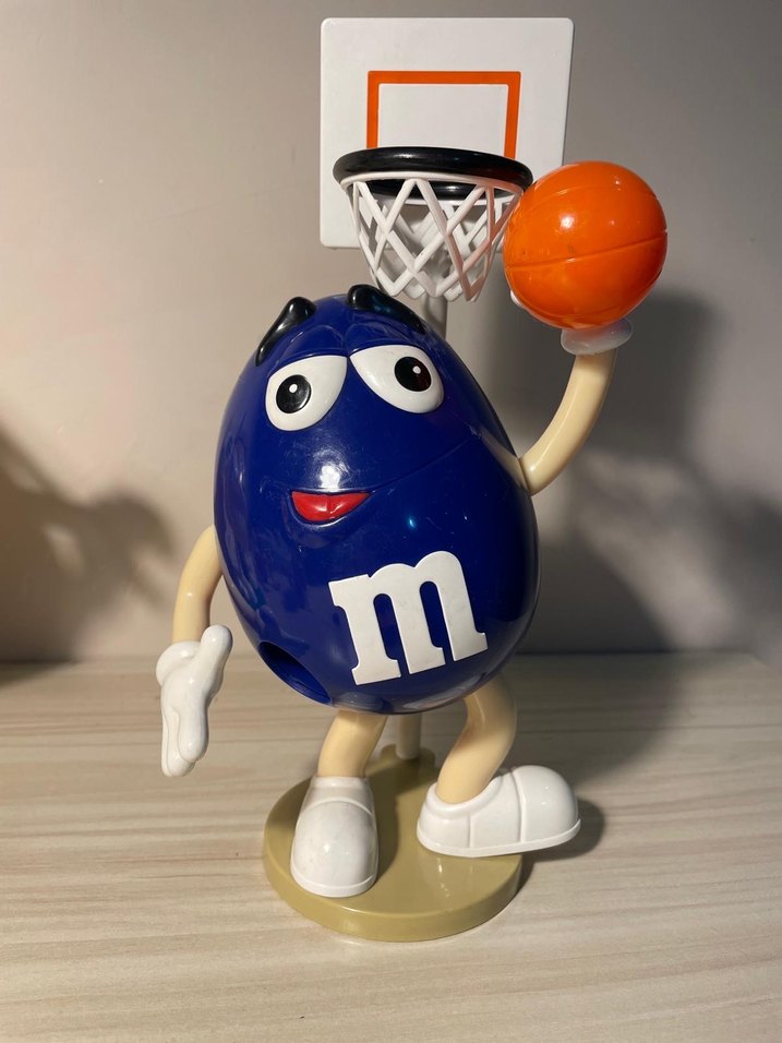 Renkli M&M's Aksiyon Figürleri ve Saat - Görsel 4