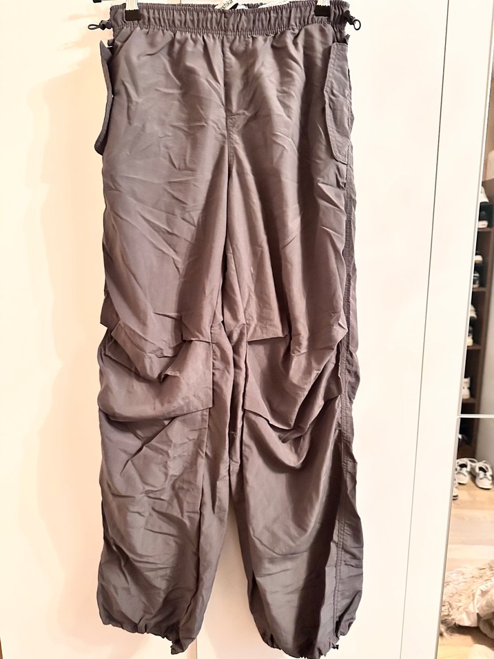 BERSHKA paraşüt kumaş Pantolon - Görsel 2