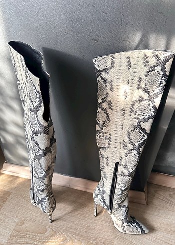VAKKO Yılan Desenli Gri İnce Topuklu diz üstü Kadın Çizme - Görsel 10