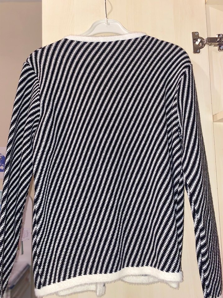 Düğmeli Çizgili Midi Hırka - Görsel 3