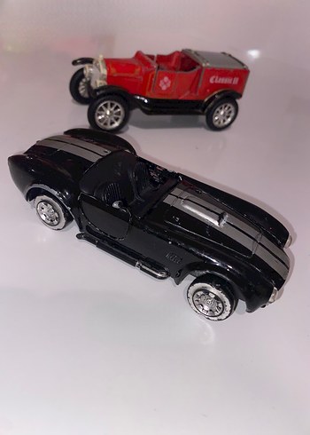 Siyah Oyuncak Araba Modeli - Görsel 3