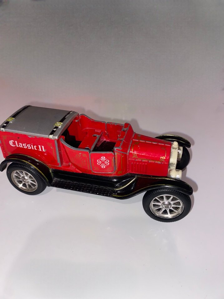 Siyah Oyuncak Araba Modeli - Görsel 5