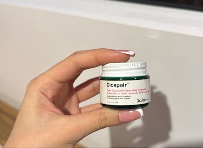 Dr jart Cicapair tiger grass color correcting treatment