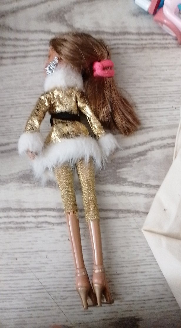 Parlak Altın Renkli Bebek - Görsel 2