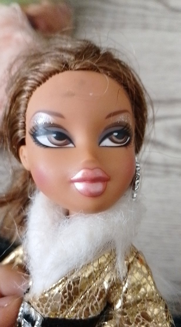 Parlak Altın Renkli Bebek - Görsel 3