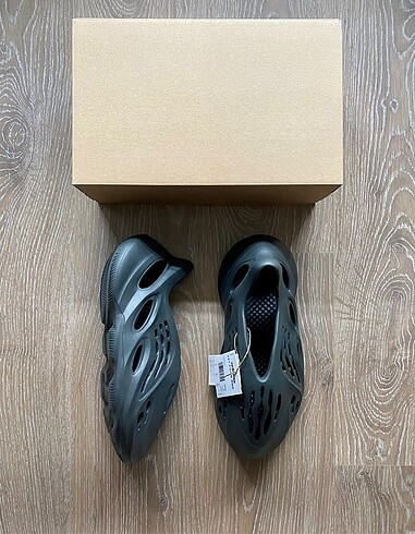 Yeezy Foam RNR