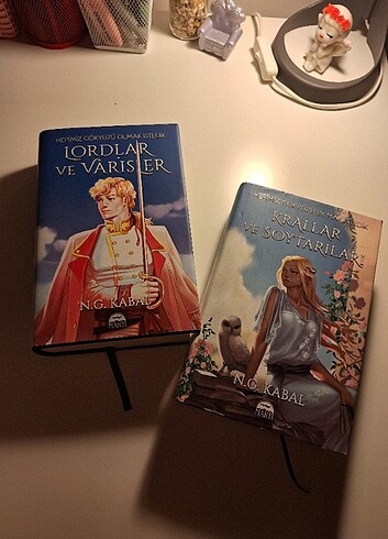Lordlar ve Varisler,Krallar ve Soytarıları