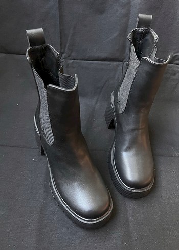 Siyah Kadın Bot (42) - Görsel 5