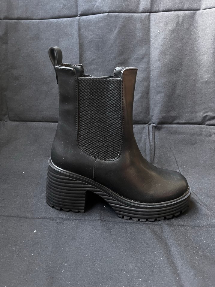 Siyah Kadın Bot (42) - Görsel 3