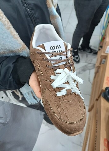 MIU MIU × NEW BALANCE 530 SNEAKERS KAHVERENGI 
