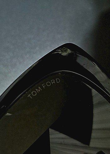Beden Tom Ford TF175