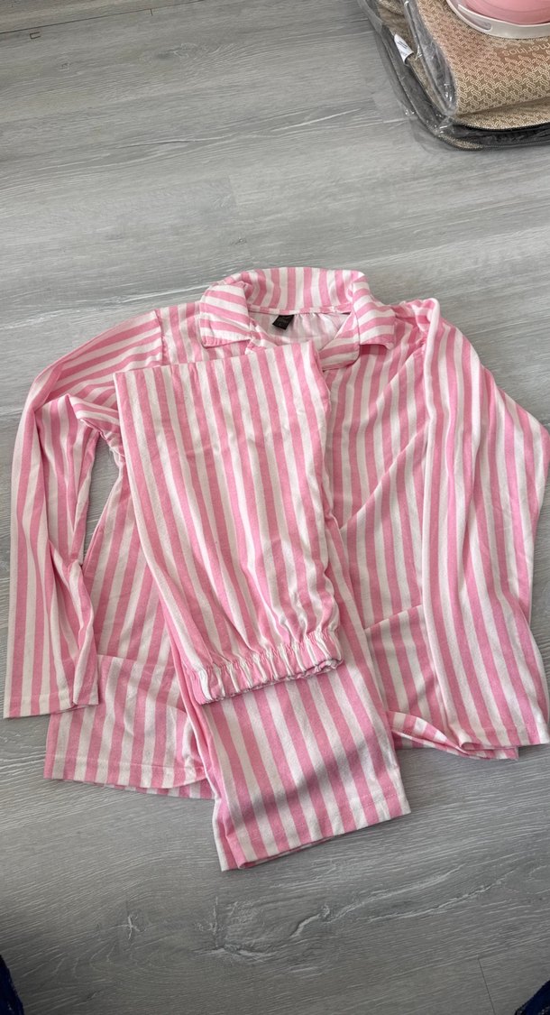Pembe Çizgili Uzun Kollu Kadın Pijama Takımı - Görsel 3